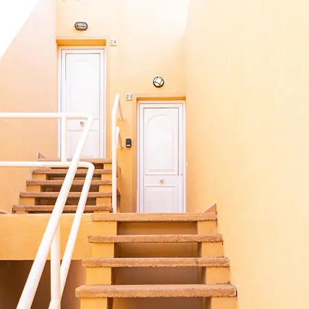 Private Terrace - Pool And Wifi